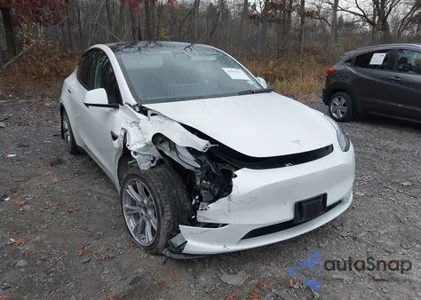 2023 Tesla Model Y Awd/Long Range Dual Motor All-Wheel Drive from USA, damaged, VIN 7SAYGAEE0PF785563